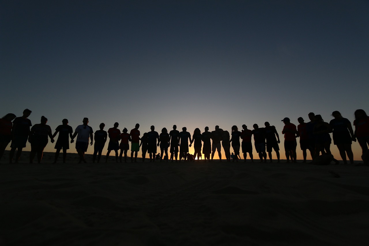 people-4050698_1280